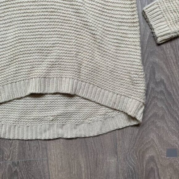 Forever 21 Chunky Knit Sweater Pullover beige Fringe detail Size Medium - Picture 11 of 16